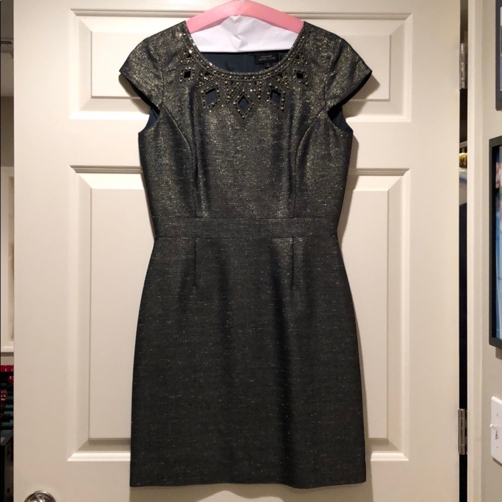 Green and gold capped sleeve dress size 6